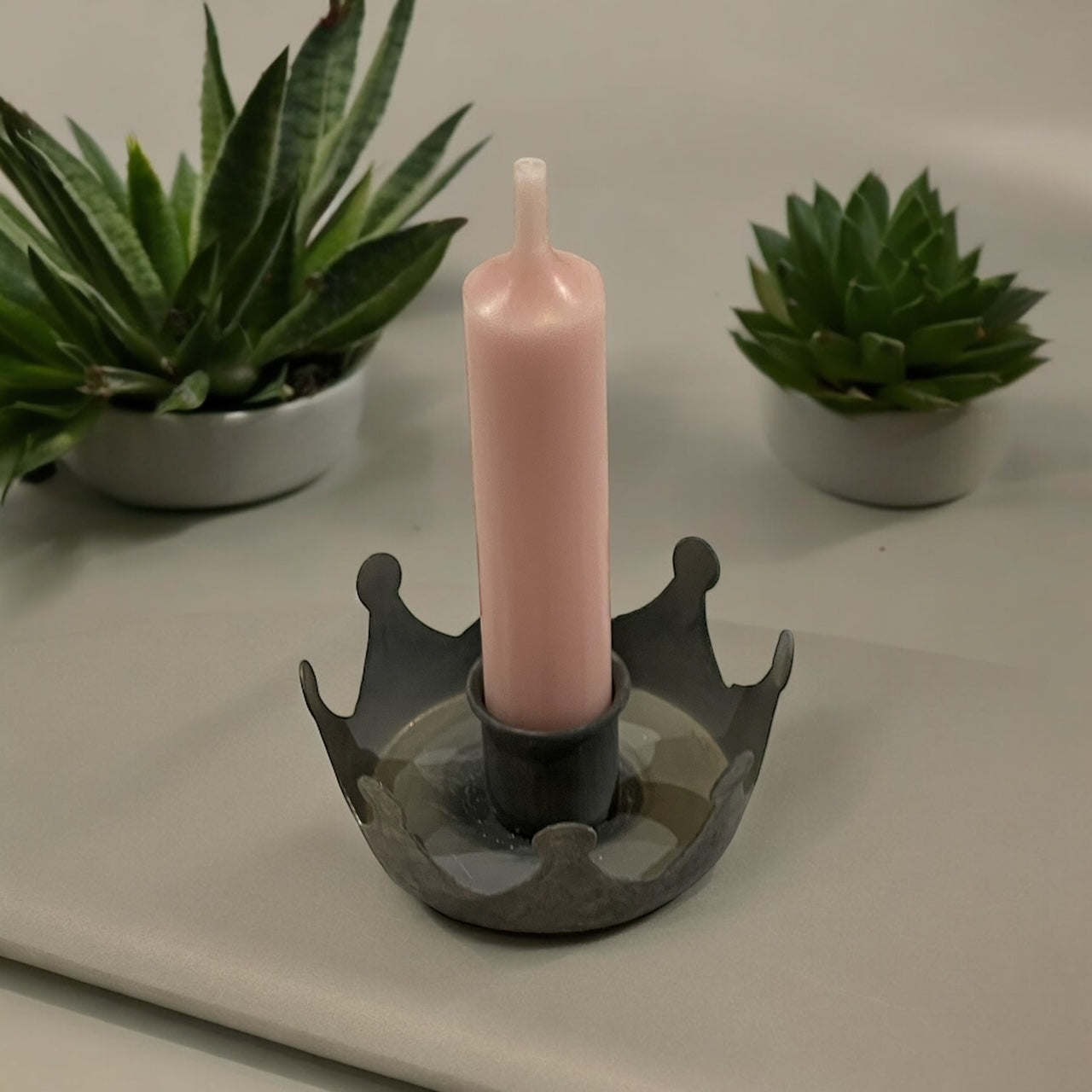 Kerzenhalter in Kronenform, zinkfarben, Metall