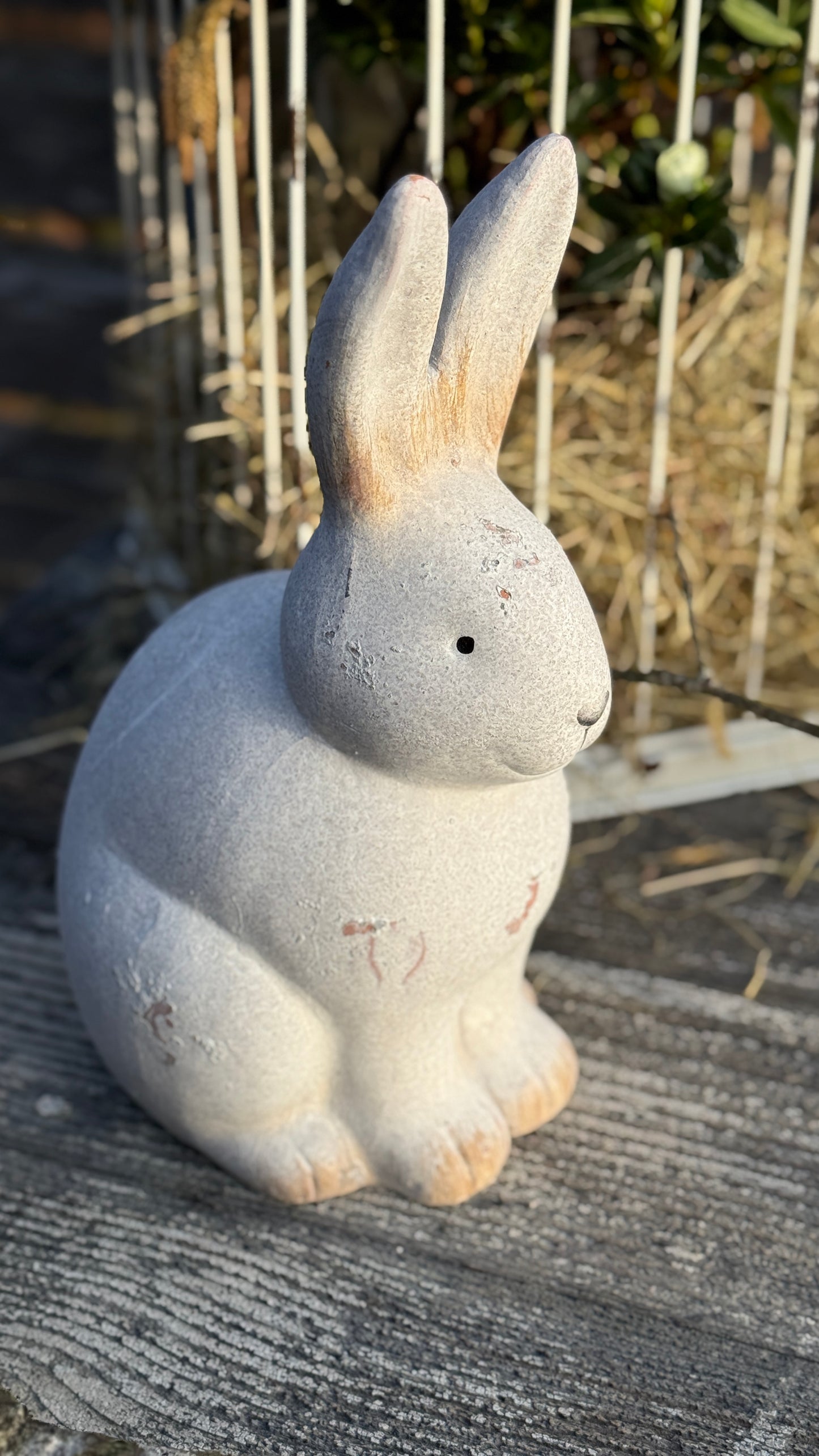 Hase aus Terracotta, weiss-grau, Höhe 26 cm