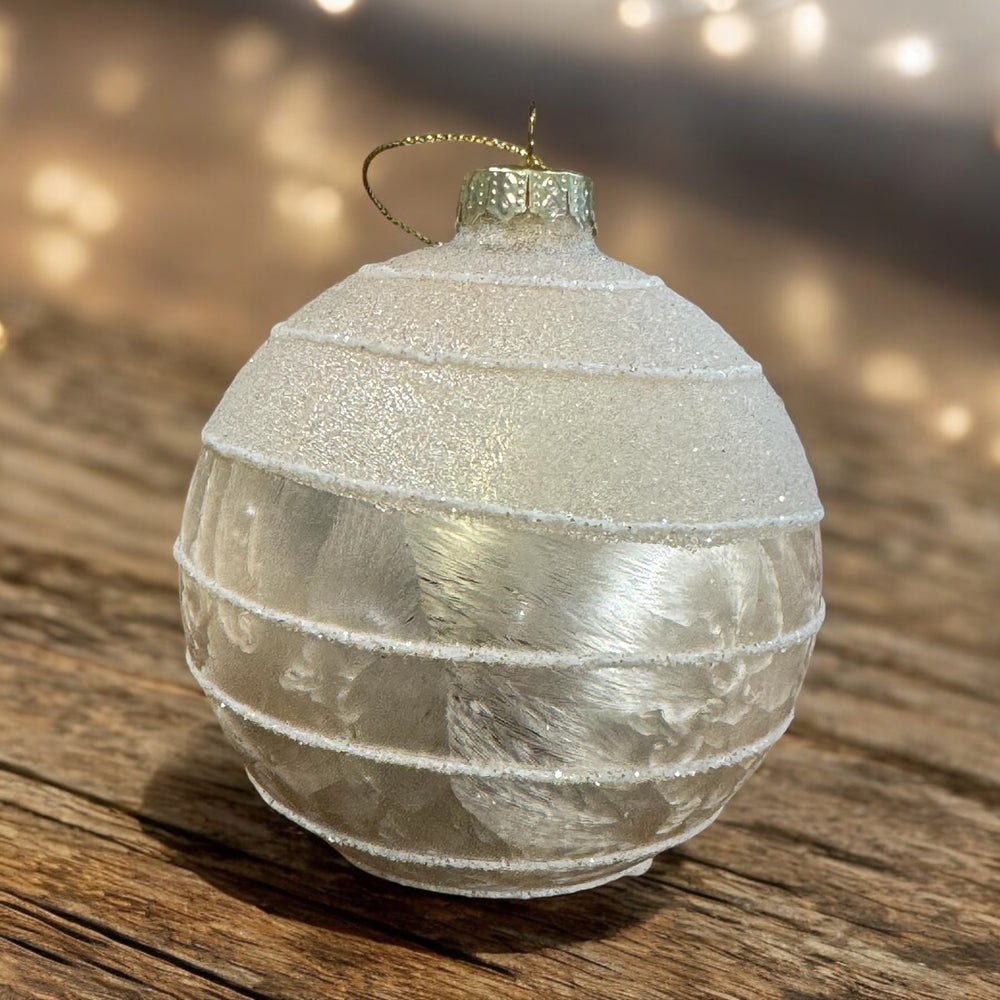 
                      
                        Weihnachtskugel zartgold m Streifen
                      
                    