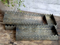 
                      
                        Tablett mittel mit Dekorkante, weiss / messing , Chic Antique
                      
                    