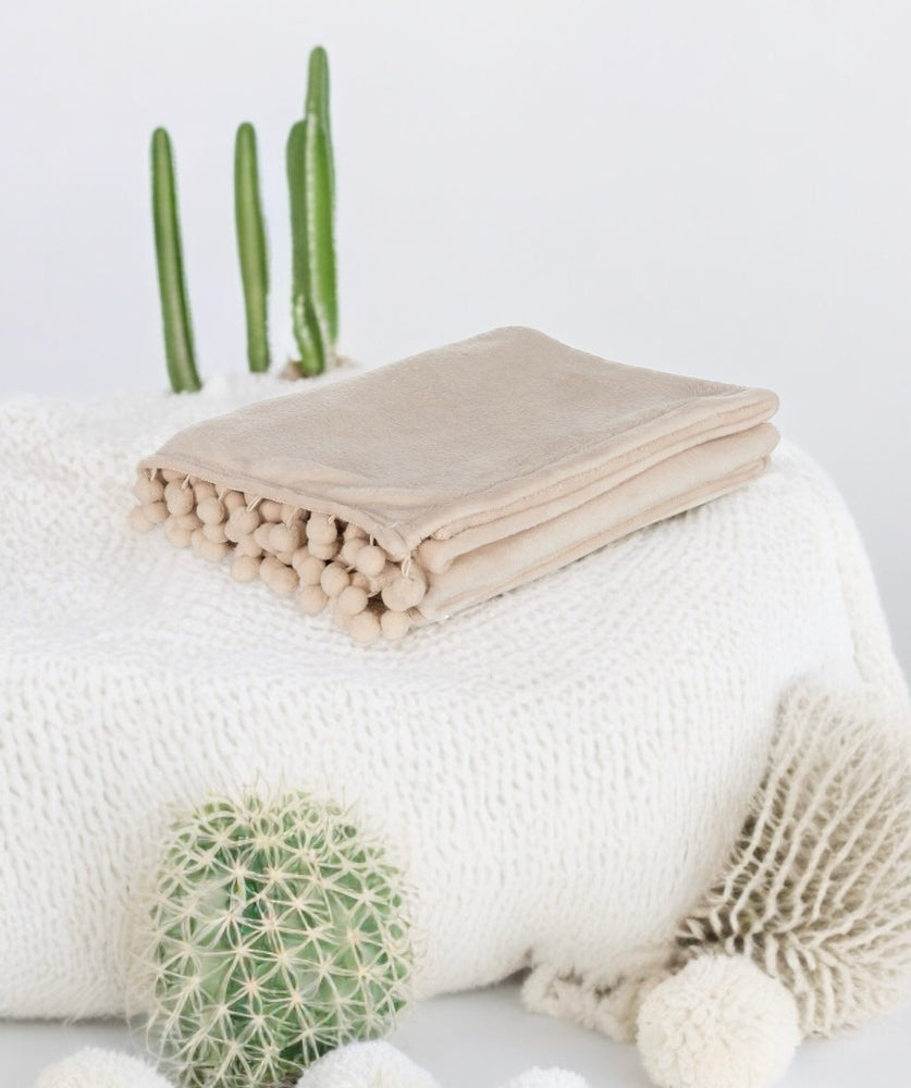 
                      
                        Plaid mit Pompom, Fleece, beige, Jolipa
                      
                    