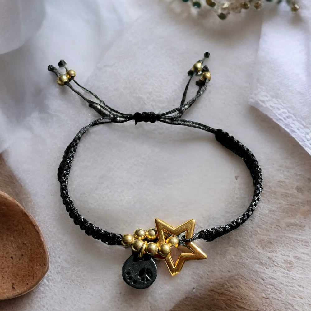 
                      
                        Armband Estrella, magramé m Stern, TwentyViolets
                      
                    