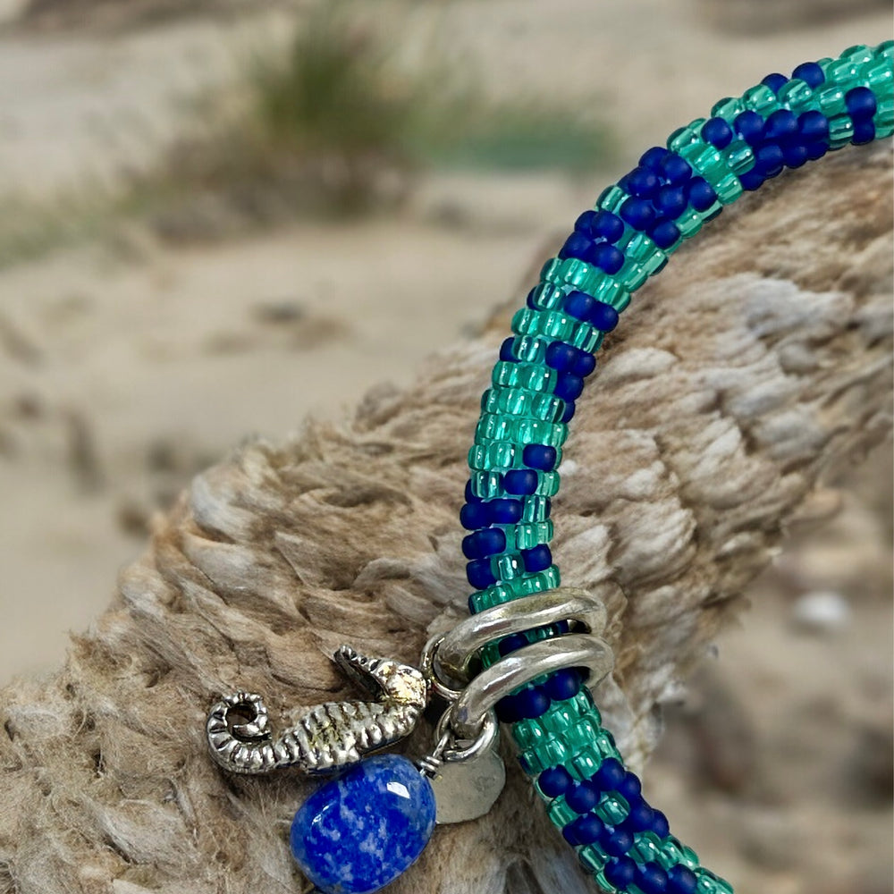 
                      
                        Armband Jacky grün-blau, Lapislazuli
                      
                    