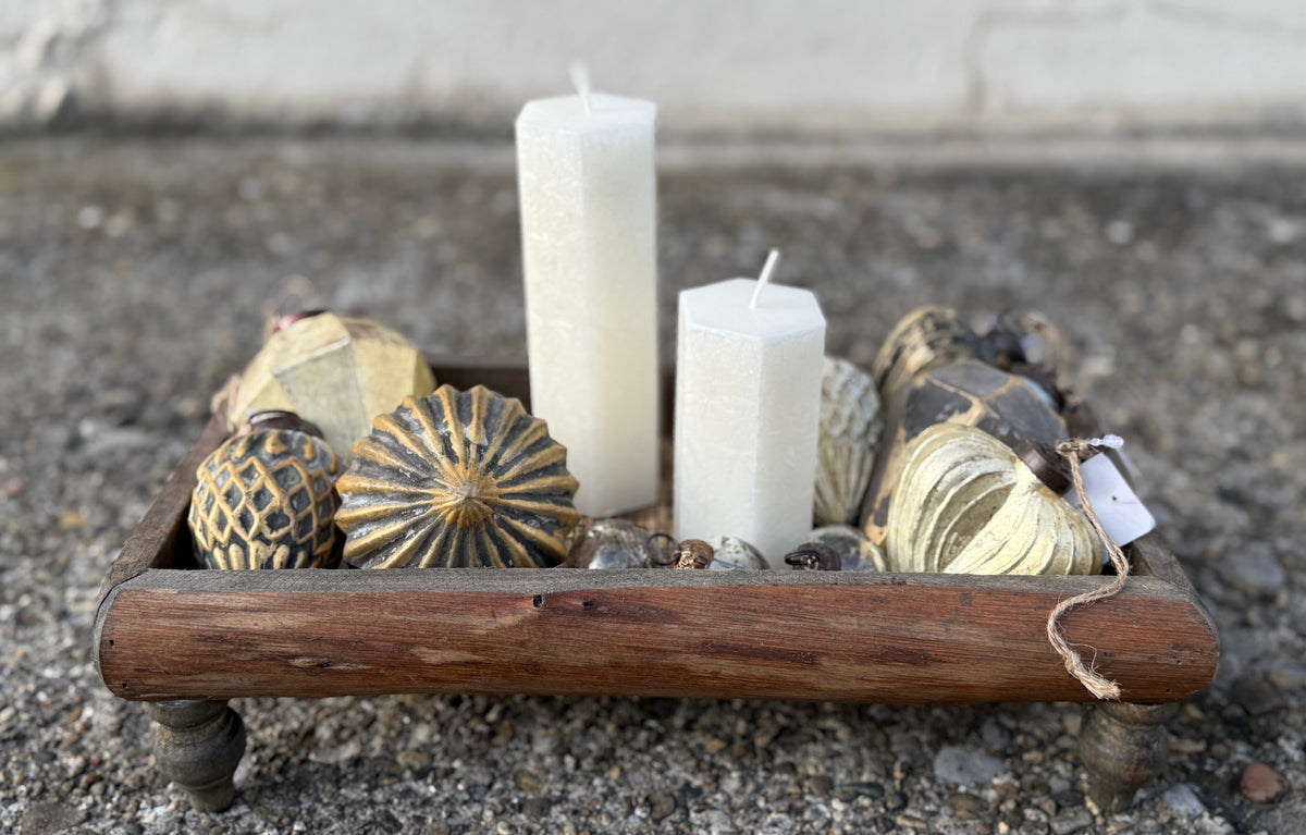 Holztablett mit Füssen, Kerzen, Weihnachtskugeln, Weihnachten, Advent, Deko, Weihnachten, Weihnachtsdeko