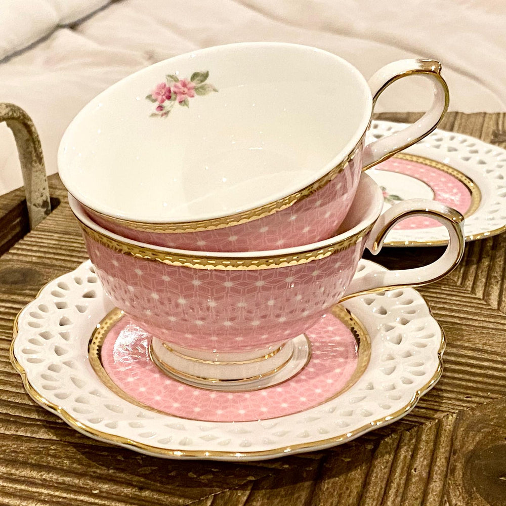 
                      
                        Tasse mit Unterteller (Clayre&Eef) Kaufe 2, genisse 20% auf den gesamten Warenkorb! Rabattcode: ESPRESSO0809!
                      
                    